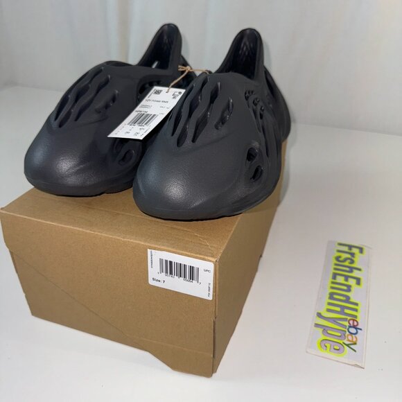 Adidas Yeezy Foam RNR Onyx Mens Size 7 NEW in Box - Picture 8 of 10